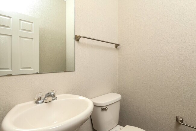 Building Photo - 10210 Castello Cyn