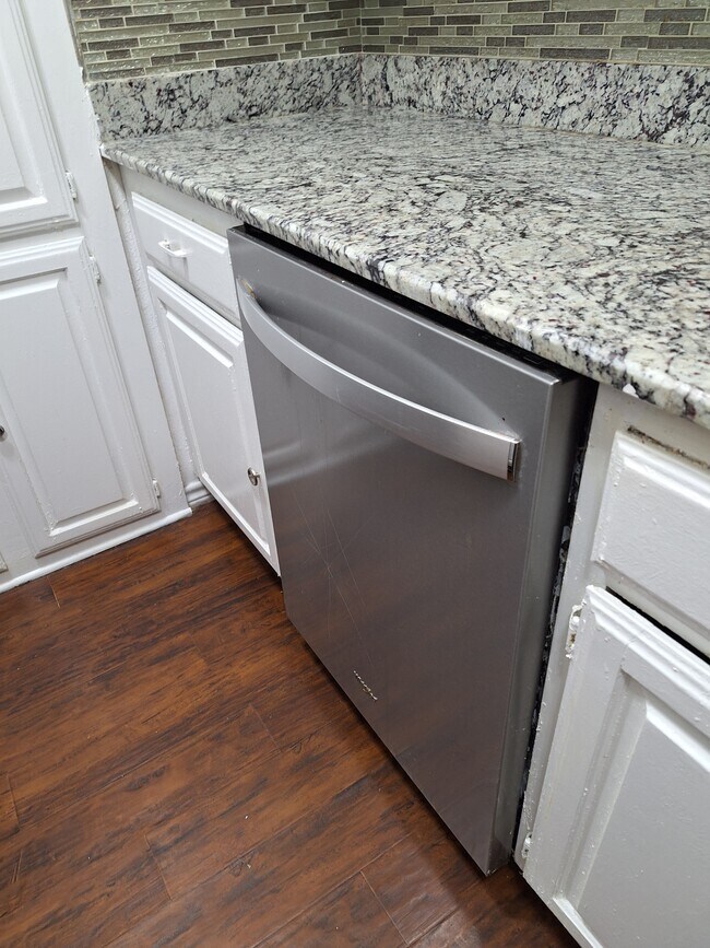 Building Photo - 1101 Calico Ln