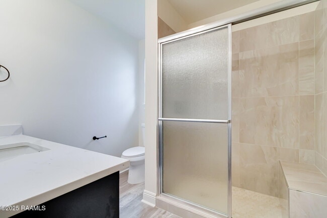 Building Photo - 147 Oak Crest Dr