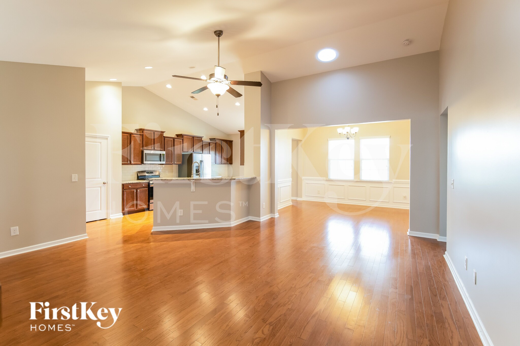 Building Photo - 647 Redbud Ln