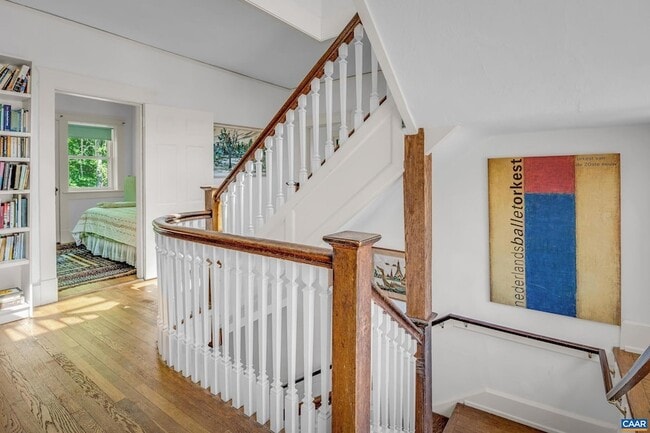 Building Photo - 502 Park Hill