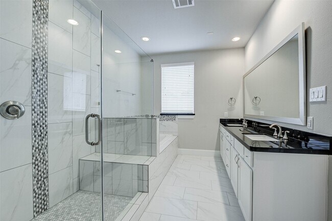 Building Photo - 253 W 27th St