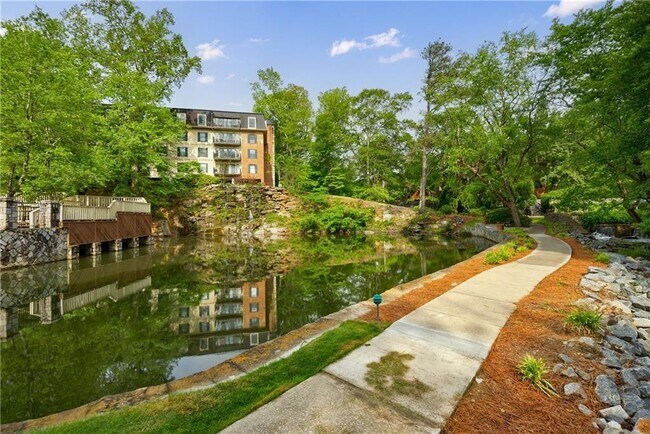 Building Photo - 27306 Plantation Dr NE