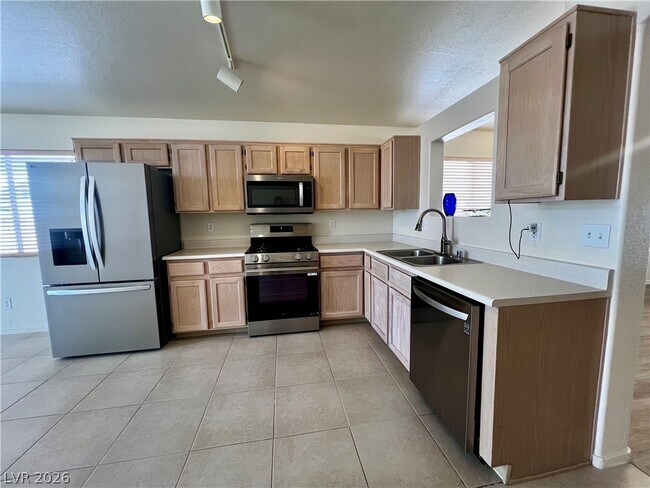 Building Photo - 7100 Village Shore Ct