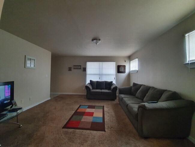 Building Photo - 16515 Lipton Ave