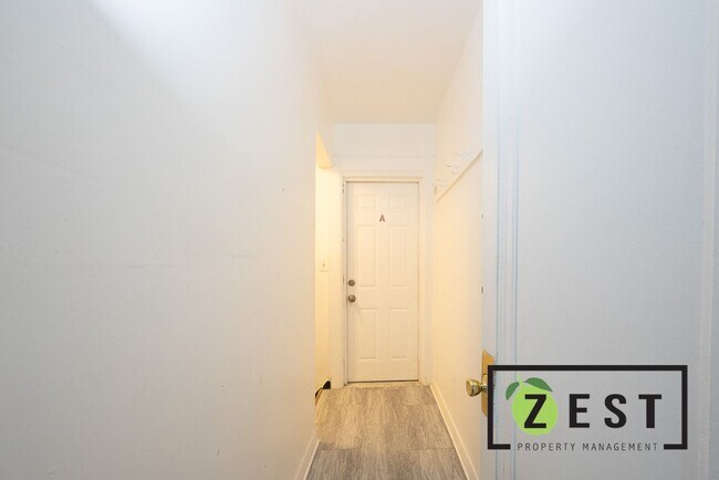 Building Photo - 17352 Roselawn St