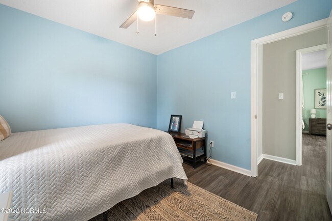 Building Photo - 805 Deblea Ct