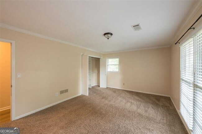 Building Photo - 225 Pebble Trail
