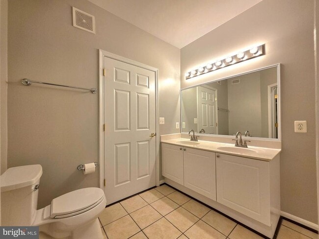 Building Photo - 4560 Strutfield Ln