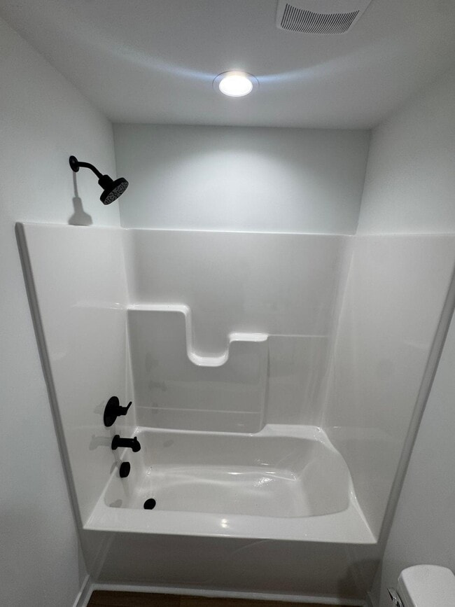 Building Photo - 518 Crump St