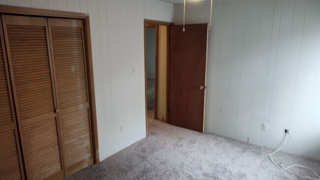 Building Photo - 2359 Claremont Ln