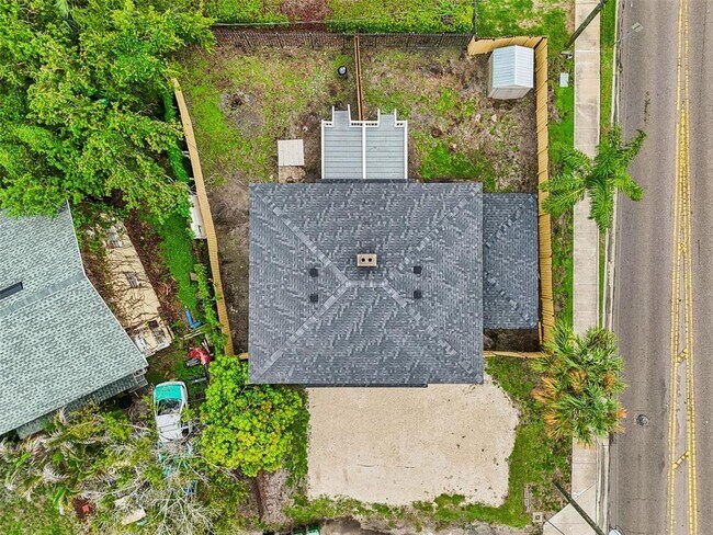Building Photo - 601 Swann Dr