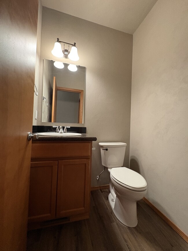 Building Photo - 348 Watercress St