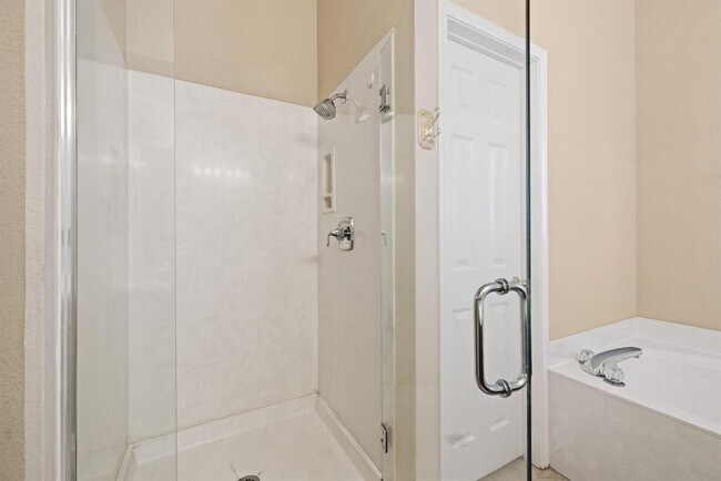 Building Photo - 17007 Copperhead Dr