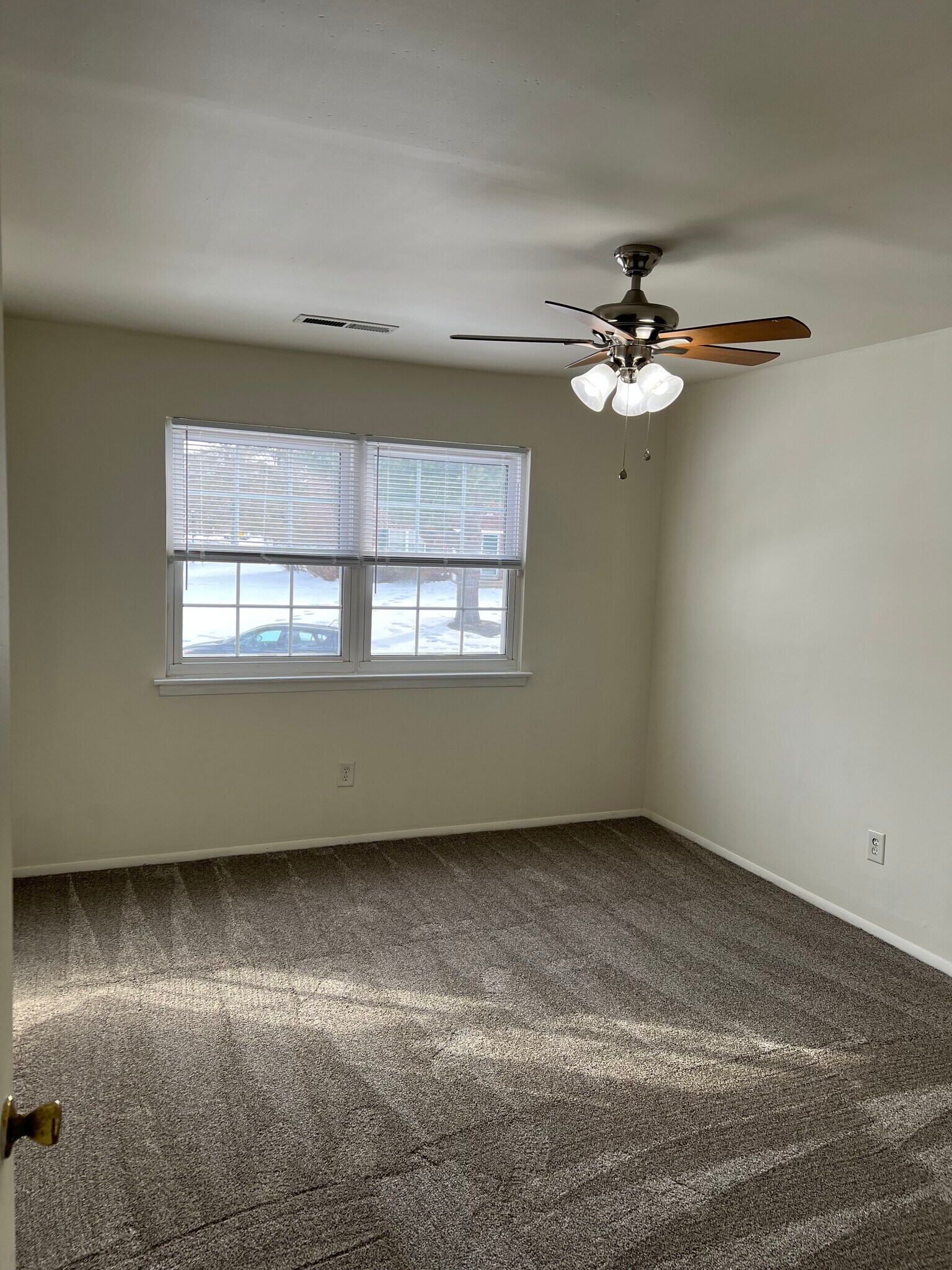 Building Photo - 58 Eaves Mill Rd