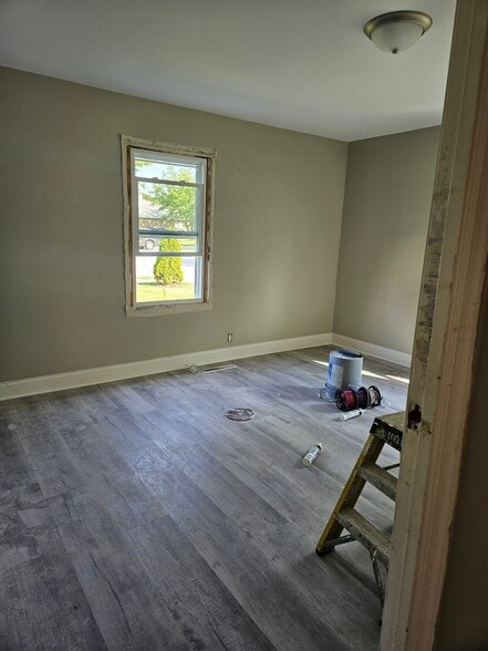 Building Photo - 1020 S Park Blvd