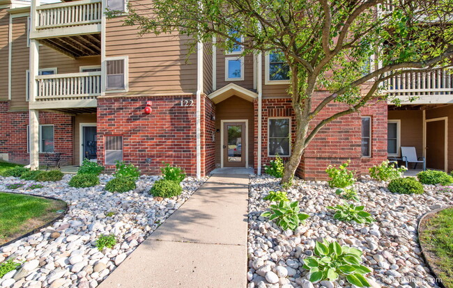 Building Photo - 122 Glengarry Dr