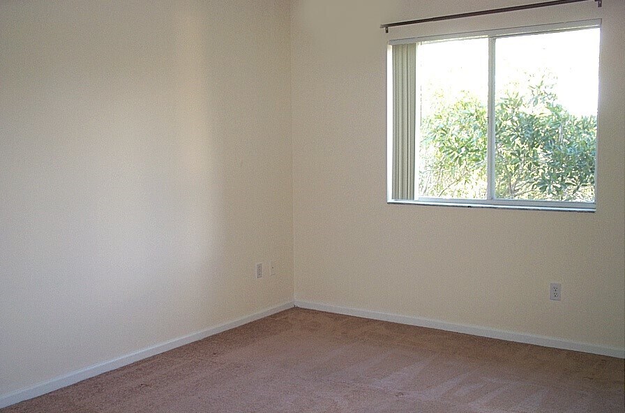 Building Photo - 1885 Florida Club Dr