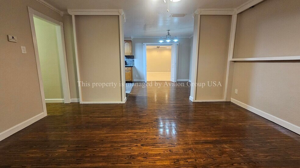 Building Photo - 2052 Lake Weir Ave