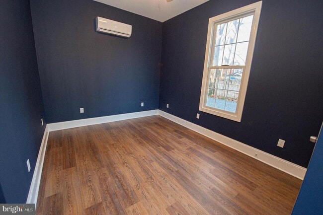 Building Photo - 106 Colonial Ct