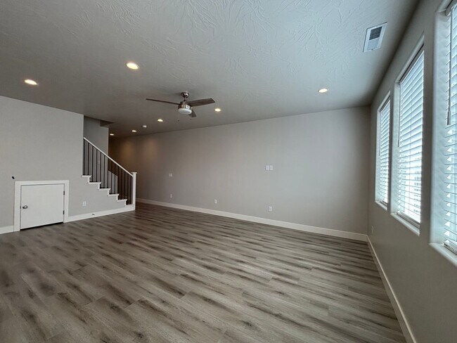 Building Photo - SAND HOLLOW TOWNHOME FOR RENT!