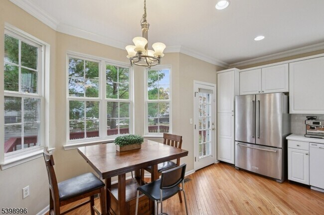 Building Photo - 12 Hansom Rd