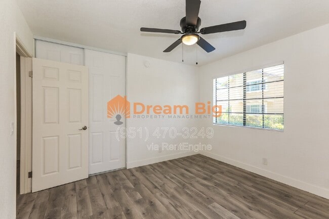 Building Photo - 2844 Oak Creek Dr