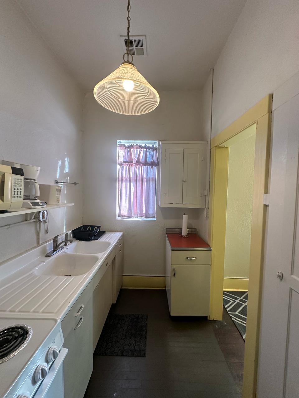 Building Photo - 517 Sullivan St