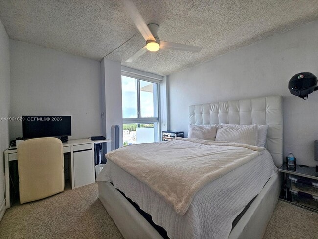 Building Photo - 3200 Collins Ave