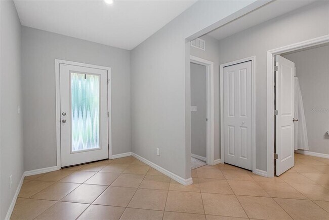 Building Photo - 11234 High Noon Trl