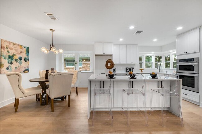 Building Photo - 6226 La Cosa Dr