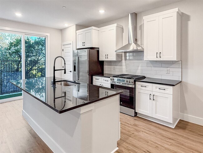 Building Photo - 5611 Mobeetie Lp