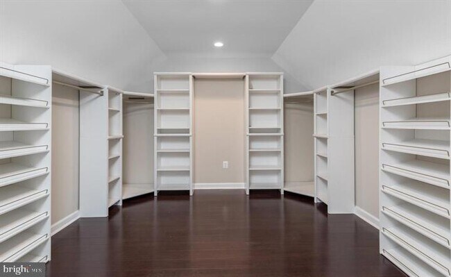 Building Photo - 1201 Regal Ln