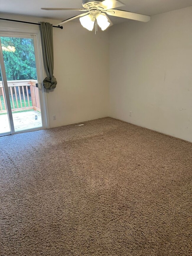 Building Photo - Spacious Gleneagle Gem with Unique Feature...