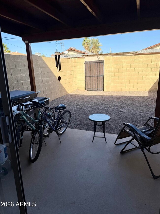 Building Photo - 1510 E 26th Ln