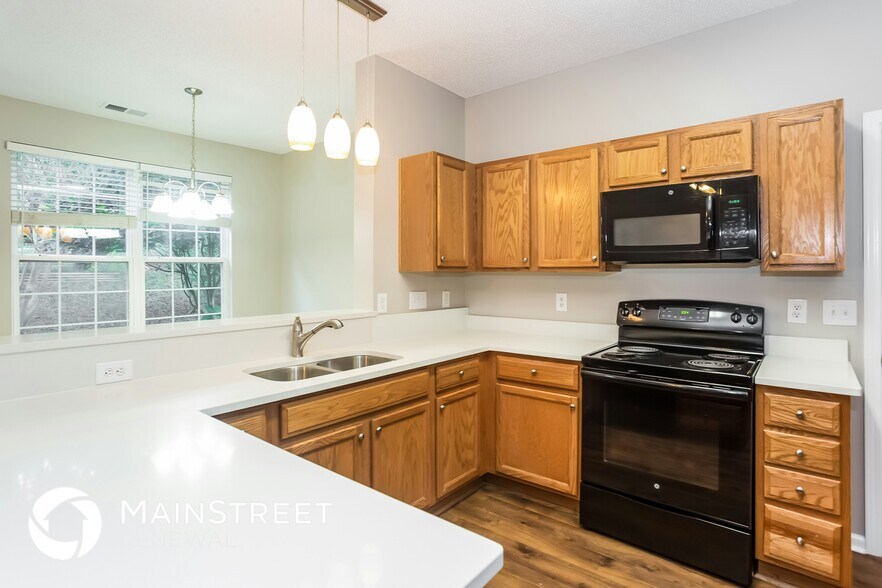 Building Photo - 8104 Weeping Fig Ln