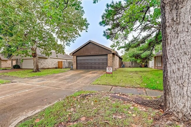 Building Photo - 17435 Glenmorris Dr