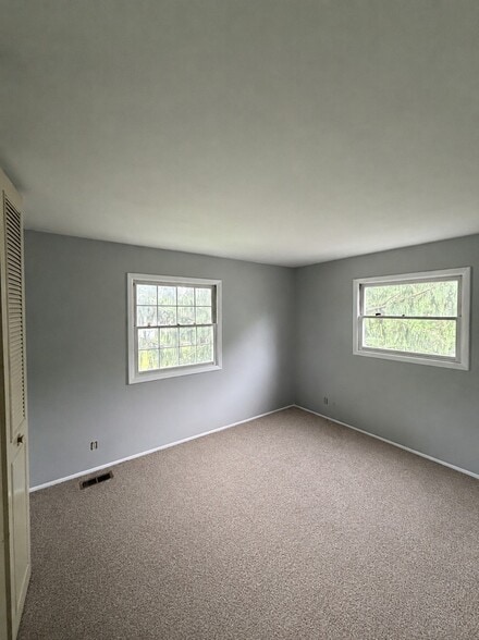 Building Photo - 5015 W Blackford Dr