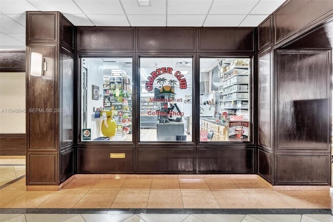 Building Photo - 600 NE 36th St