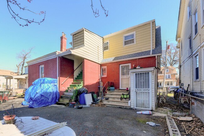 Building Photo - 245 Orange Ave