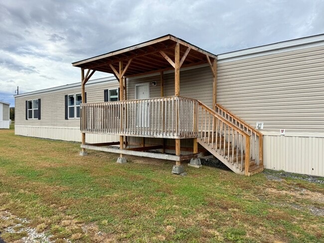 Primary Photo - 580 Flatwoods Way