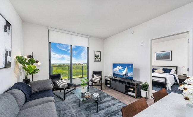 Building Photo - 2301 Laguna Cir