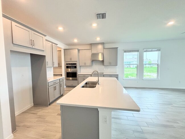 Building Photo - 9299 Lorenzo Wy