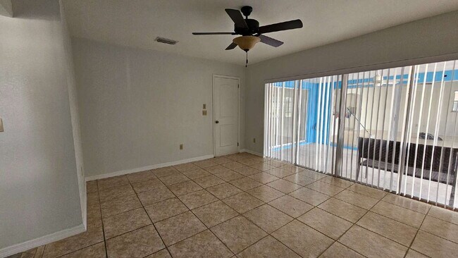 Building Photo - 3 Bedroom Pool Home in North Port - Rent I...