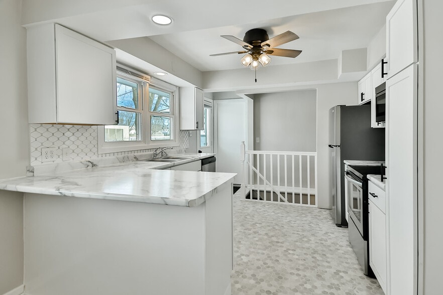 Building Photo - 1828 Juniper Ln