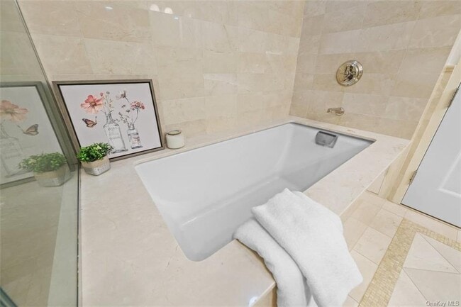 Building Photo - 10 City Pl