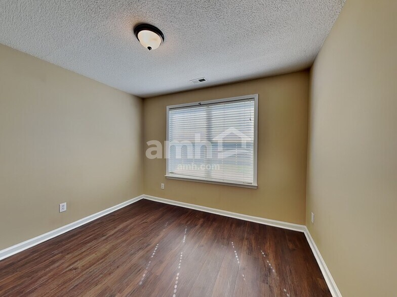 Building Photo - 706 Bellmeade Bay Dr