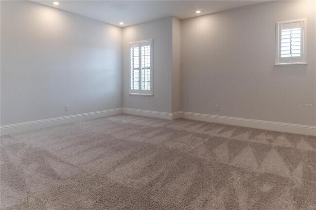 Building Photo - 13125 Casabella Dr