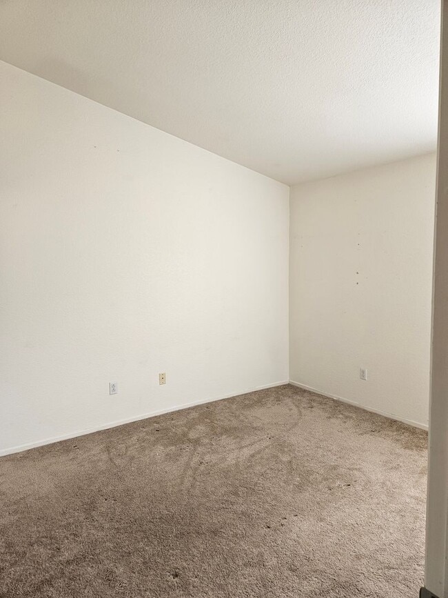 Building Photo - Light and Bright North Park 2 Bedroom Condo
