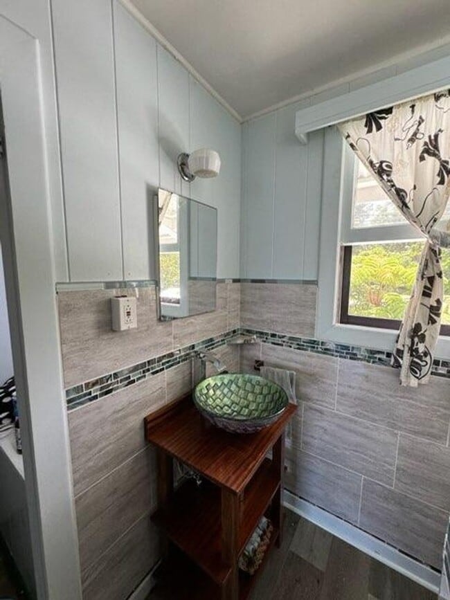 Building Photo - Ocean, Hilo Bay Views, Fully Restored Plantation Home